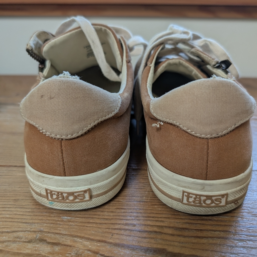 Taos Z Sole Footwear Sneaker Size Women 8.5 Golden Tan - Picture 3 of 7